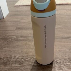 Stylish Cream and Gold Insulated Bottle. Never used